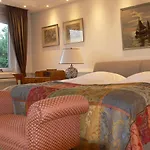 B&B Die Villa Mettmann 4*