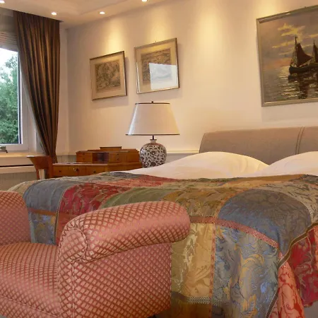 Bed & Breakfast Die Villa Mettmann 4*
