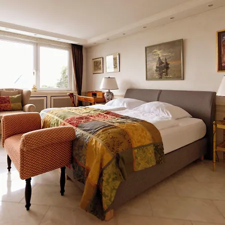 Die Villa Mettmann Bed & Breakfast