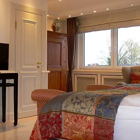 Bed and breakfast Die Villa Mettmann 4*