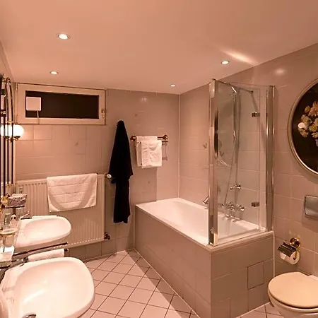 Die Villa Mettmann B&B 메트만