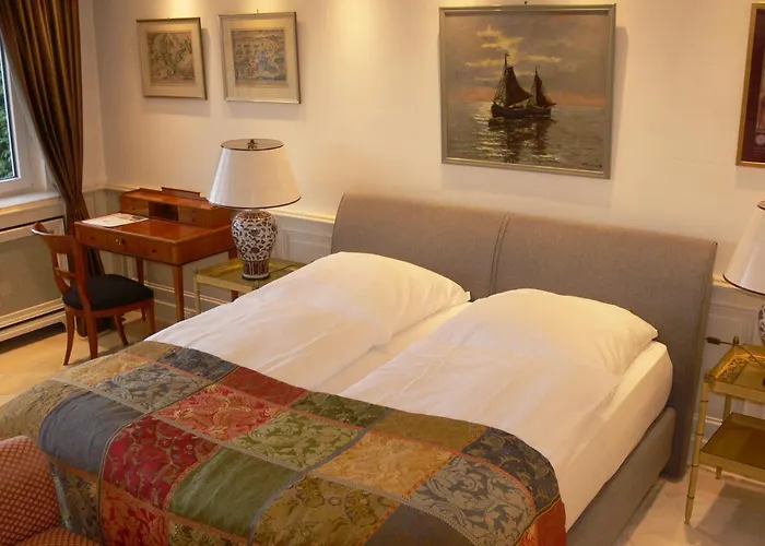 Die Villa Mettmann לינה וארוחת בוקר