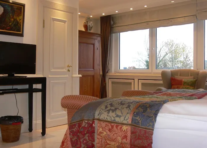 Die Villa Mettmann לינה וארוחת בוקר 4*