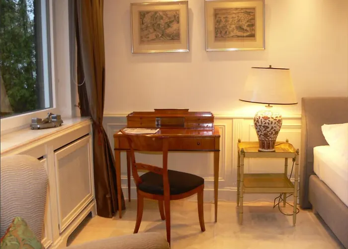 Die Villa Mettmann Bed & Breakfast 4*